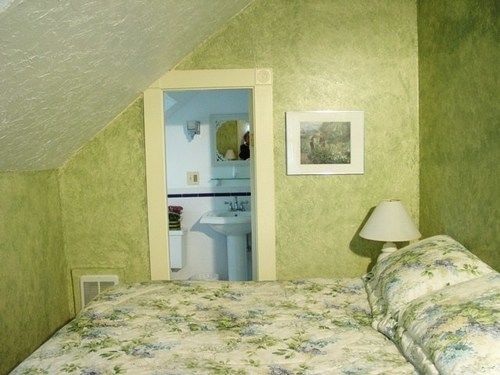 Narragansett House Bed and breakfast